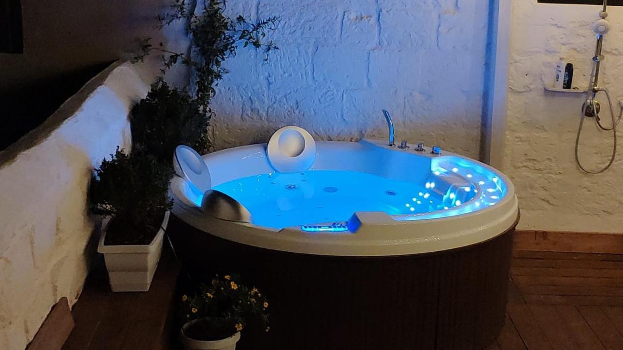 Amalfi Pool Suite - Puglia Mia Apartments โมโนโปลี ภายนอก รูปภาพ