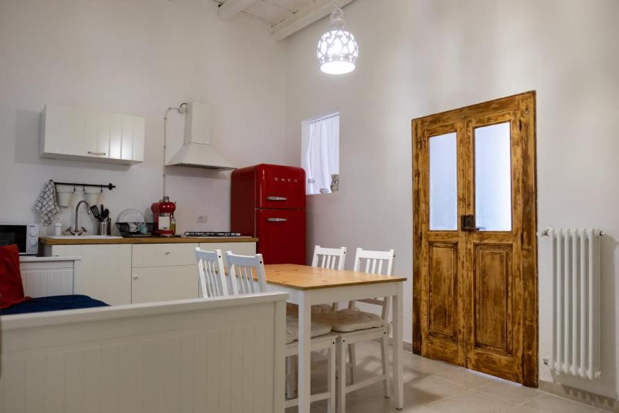 Amalfi Pool Suite - Puglia Mia Apartments โมโนโปลี ภายนอก รูปภาพ