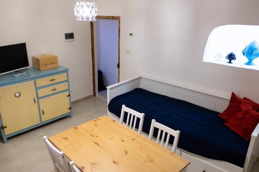 Amalfi Pool Suite - Puglia Mia Apartments โมโนโปลี ภายนอก รูปภาพ